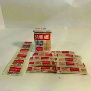 Johnson & Johnson Band Aid Brand Sheer Strips Metal Tin/Bandaids HRI-8137-004614